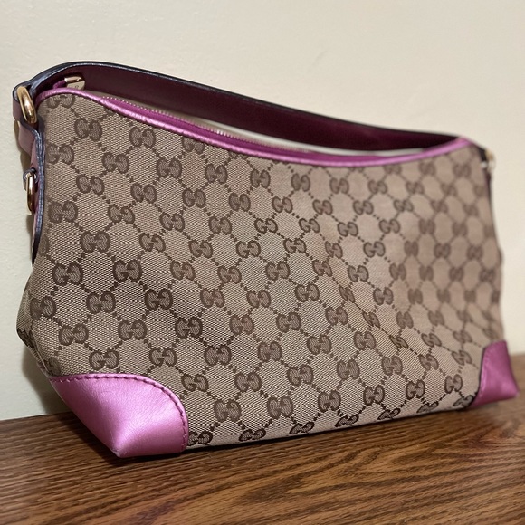 Gucci GG Canvas Heartbit Small Hobo Bag - Picture 16 of 16